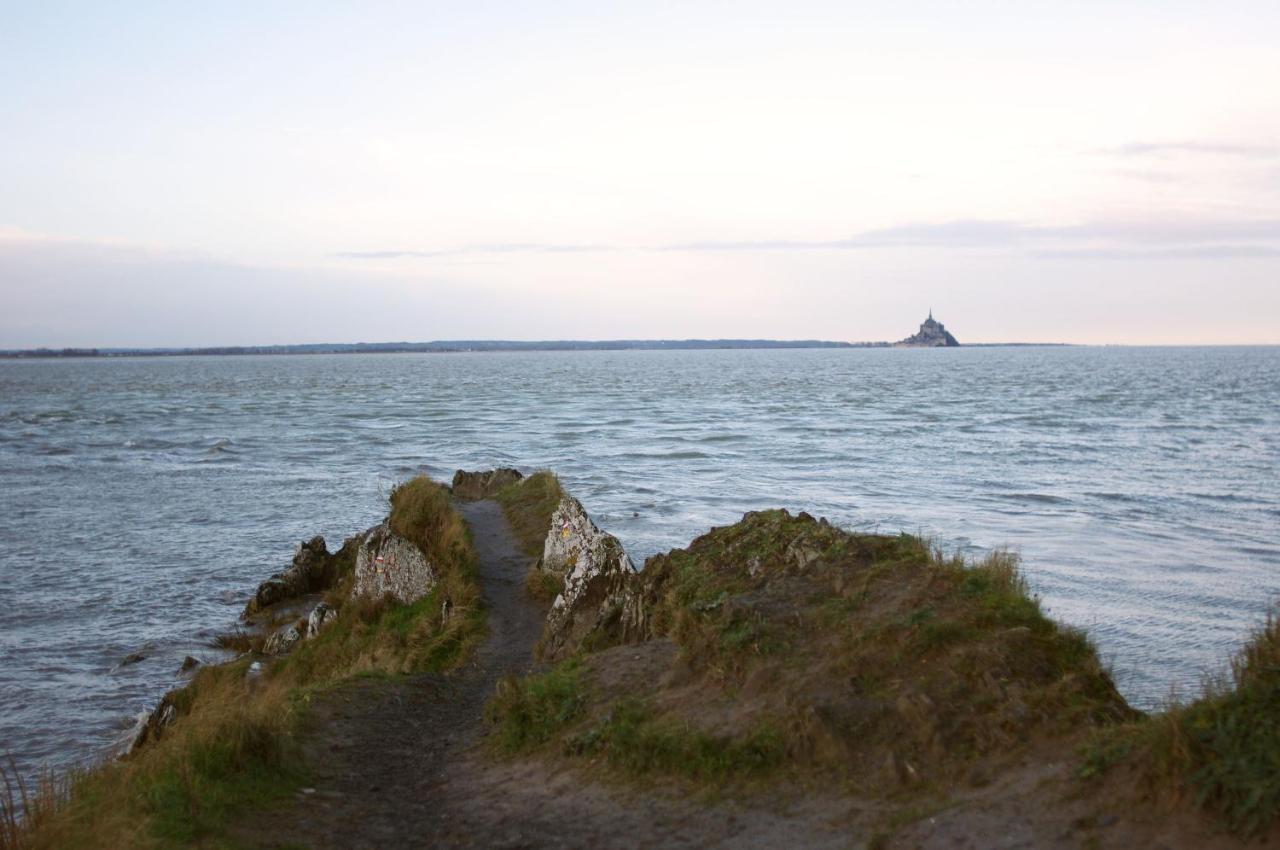 Charmante Maison De Pecheur En Baie Du Mont Saint Michel Genêts Exterior foto